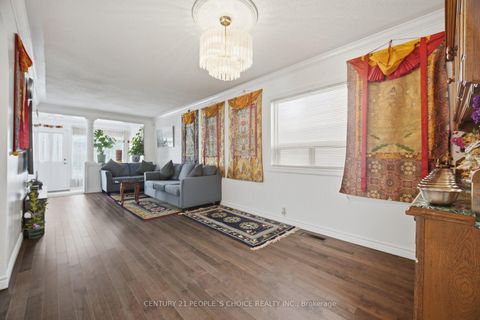 Photo 14 at 161 Northland Avenue, Smythe, Toronto