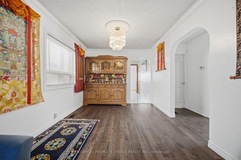Photo 16 at 161 Northland Avenue, Smythe, Toronto