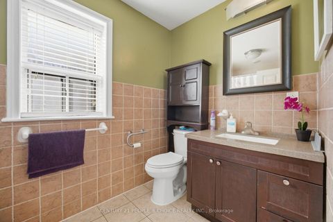 Photo 28 at 161 Northland Avenue, Smythe, Toronto