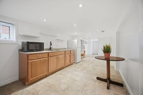 Photo 32 at 161 Northland Avenue, Smythe, Toronto