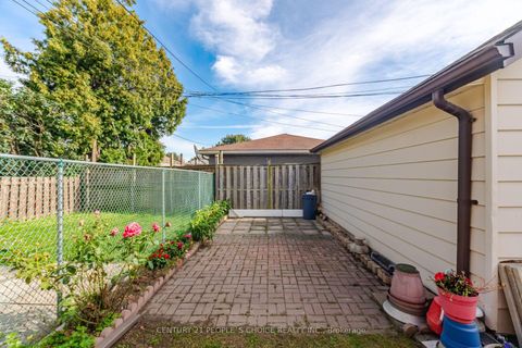 Photo 47 at 161 Northland Avenue, Smythe, Toronto