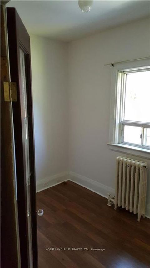 Photo 4 at 68 Parkview Avenue, Willowdale East, Toronto