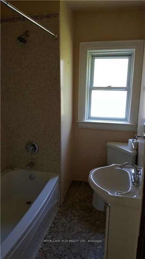 Photo 8 at 68 Parkview Avenue, Willowdale East, Toronto