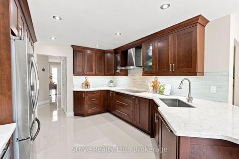 Photo 11 at 5 Carriage Lane, Courtice, Clarington
