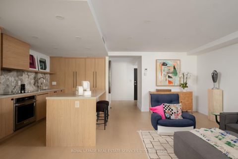 Photo 7 at 402 - 349 St. Clair Avenue W, Casa Loma, Toronto