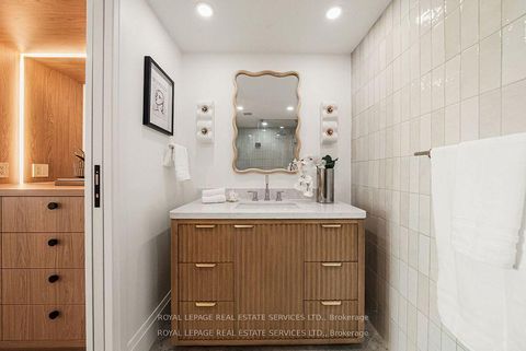 Photo 18 at 402 - 349 St. Clair Avenue W, Casa Loma, Toronto