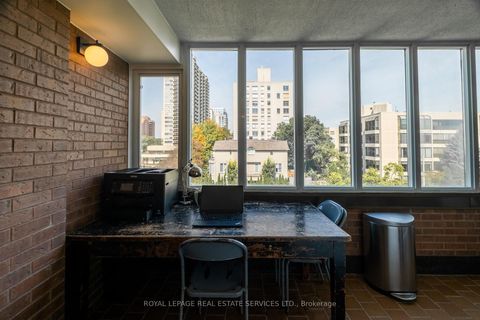 Photo 24 at 402 - 349 St. Clair Avenue W, Casa Loma, Toronto