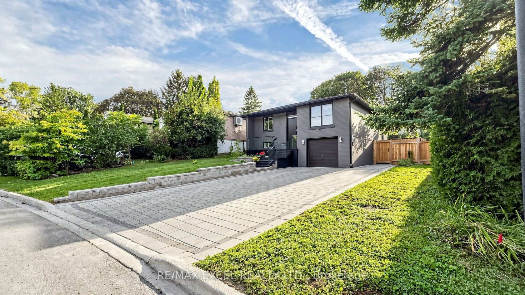 332 Dixon Boulevard, Central Newmarket, Newmarket photo 9