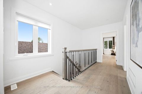 Photo 16 at 99 Cadorna Avenue, East York, Toronto