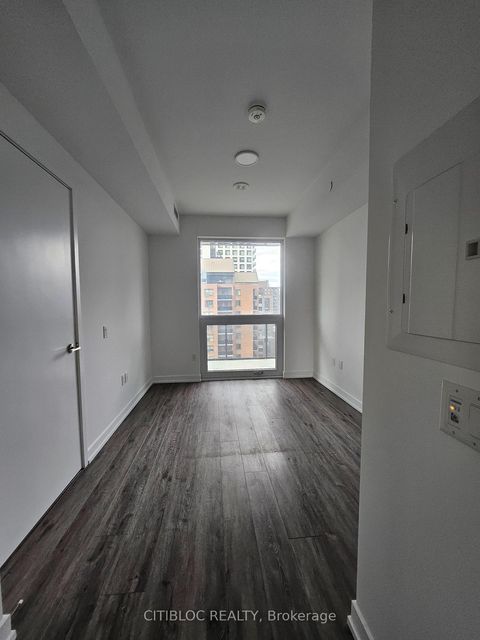 Photo 3 at 601 - 39 Roehampton Avenue, Mount Pleasant West, Toronto