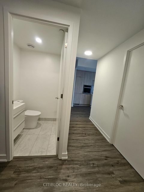 Photo 5 at 601 - 39 Roehampton Avenue, Mount Pleasant West, Toronto