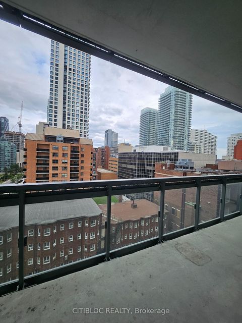 Photo 10 at 601 - 39 Roehampton Avenue, Mount Pleasant West, Toronto