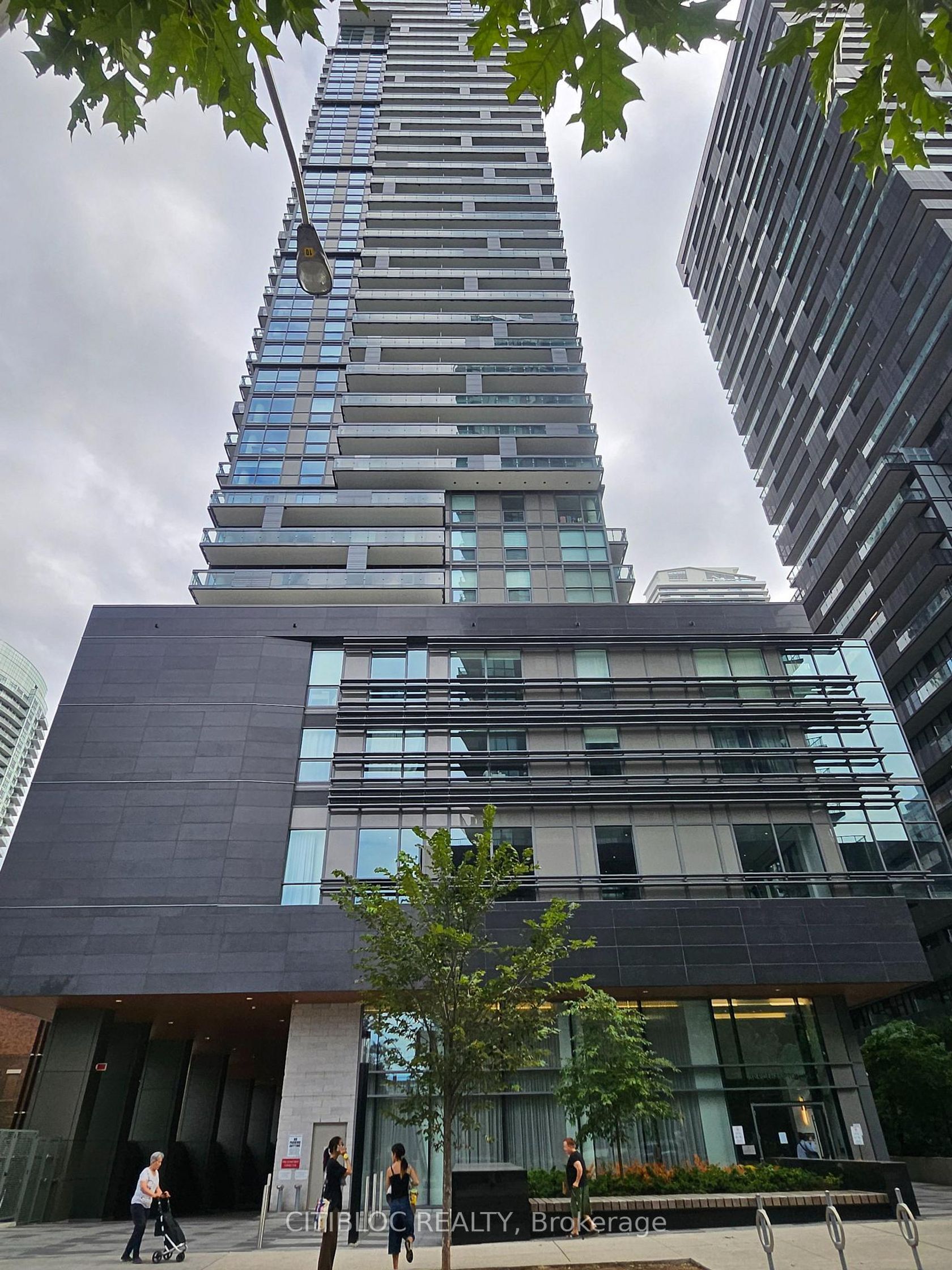 601 - 39 Roehampton Avenue, Mount Pleasant West, Toronto 