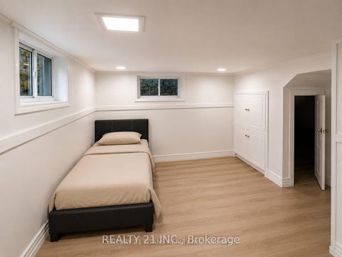 Photo 14 at 8 Mack Avenue, Birchmount, Toronto