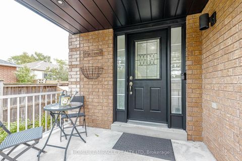 Photo 3 at 5 Trask Drive, Ardagh, Barrie
