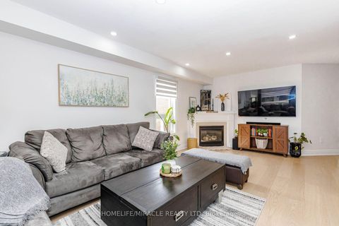 Photo 8 at 5 Trask Drive, Ardagh, Barrie
