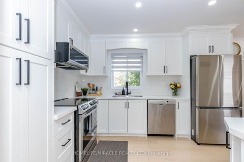 Photo 12 at 5 Trask Drive, Ardagh, Barrie