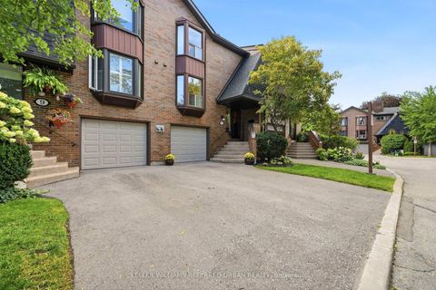 Photo 1 at 11 Gypsy Roseway, Willowdale East, Toronto