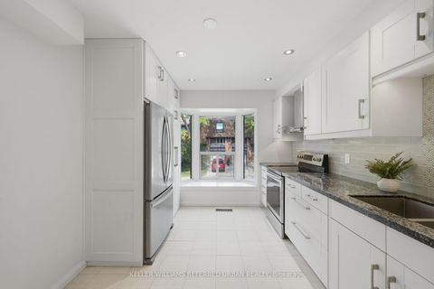 Photo 15 at 11 Gypsy Roseway, Willowdale East, Toronto