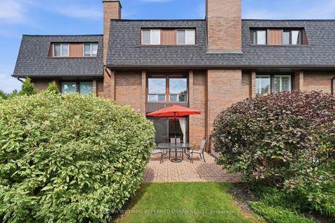 Photo 33 at 11 Gypsy Roseway, Willowdale East, Toronto