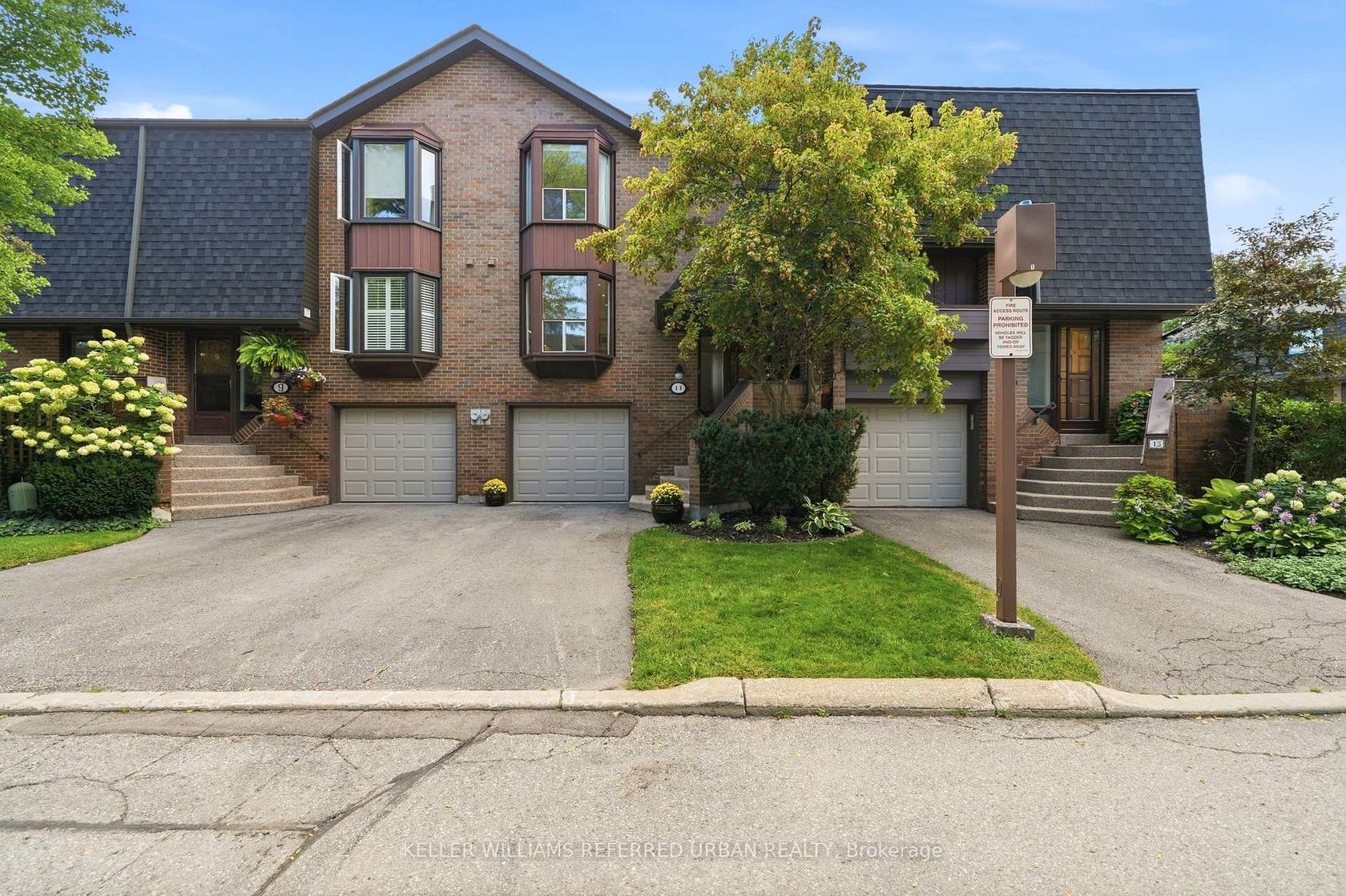 11 Gypsy Roseway, Willowdale East, Toronto photo number 2