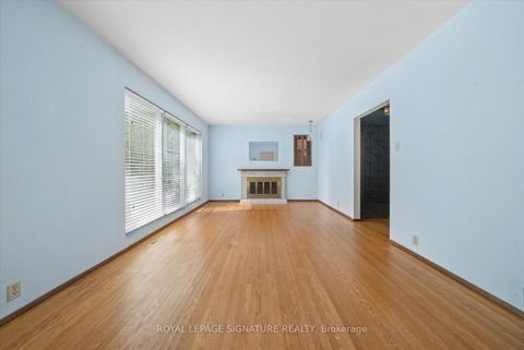 Photo 5 at 17 Lesterwood Crescent, Bendale, Toronto