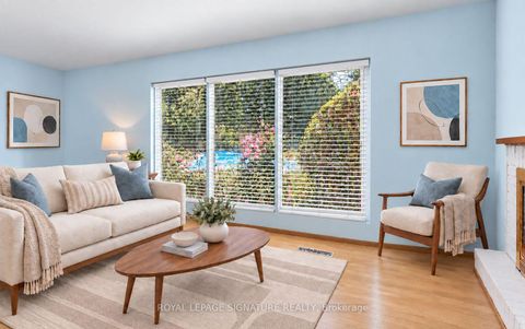 Photo 8 at 17 Lesterwood Crescent, Bendale, Toronto