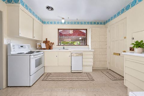 Photo 13 at 17 Lesterwood Crescent, Bendale, Toronto