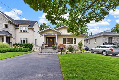 Photo 1 at 5 Northampton Drive, City Centre West, Toronto