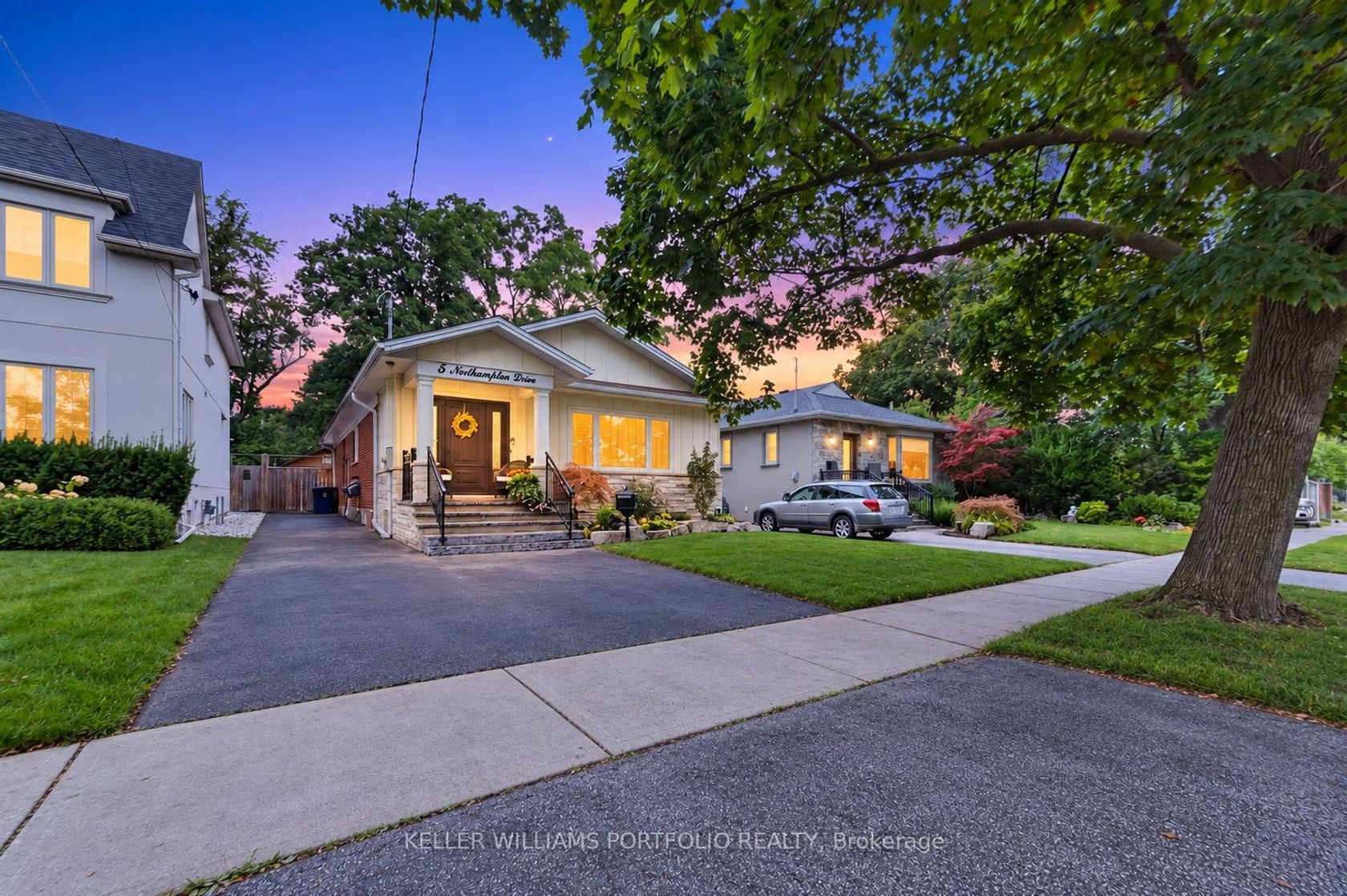 5 Northampton Drive, City Centre West, Toronto 