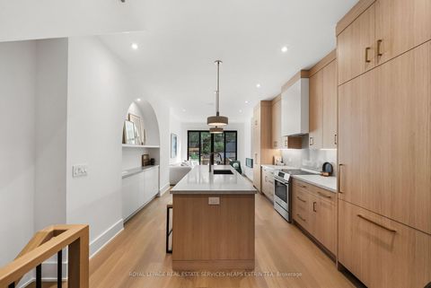 Photo 10 at 27 Taunton Road, Mount Pleasant East, Toronto