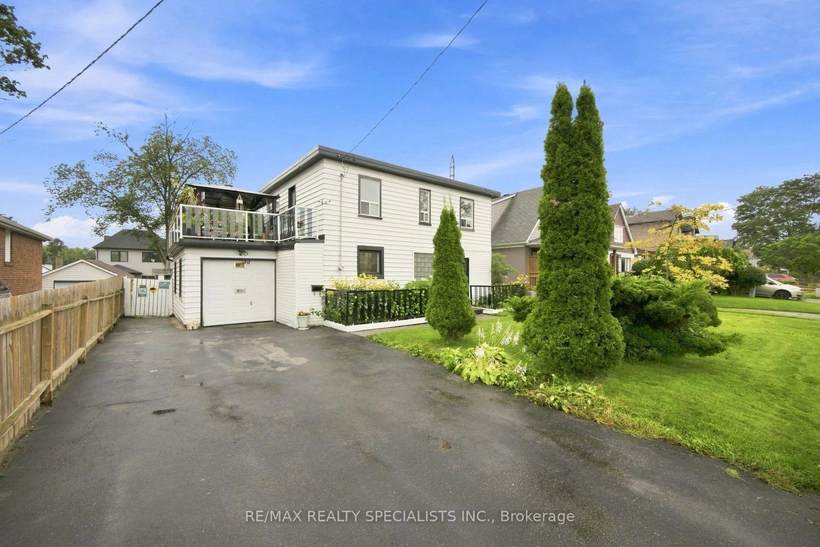 39 Macdonald Street, Mimico, Toronto photo number 2