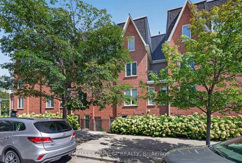 Photo 2 at 7B Crawford Street, Niagara, Toronto