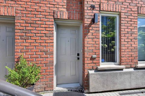 Photo 4 at 7B Crawford Street, Niagara, Toronto
