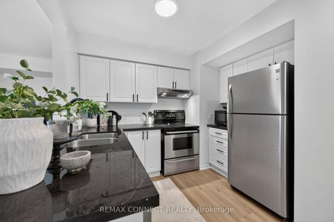 Photo 14 at 7B Crawford Street, Niagara, Toronto