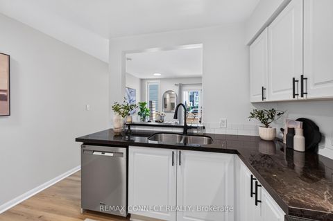 Photo 16 at 7B Crawford Street, Niagara, Toronto