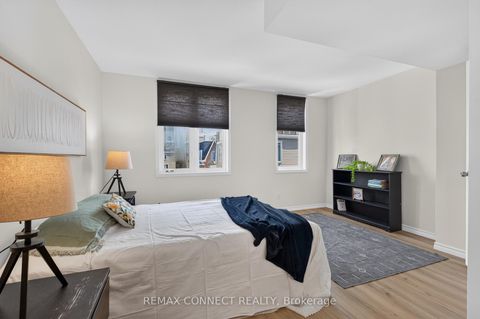 Photo 24 at 7B Crawford Street, Niagara, Toronto