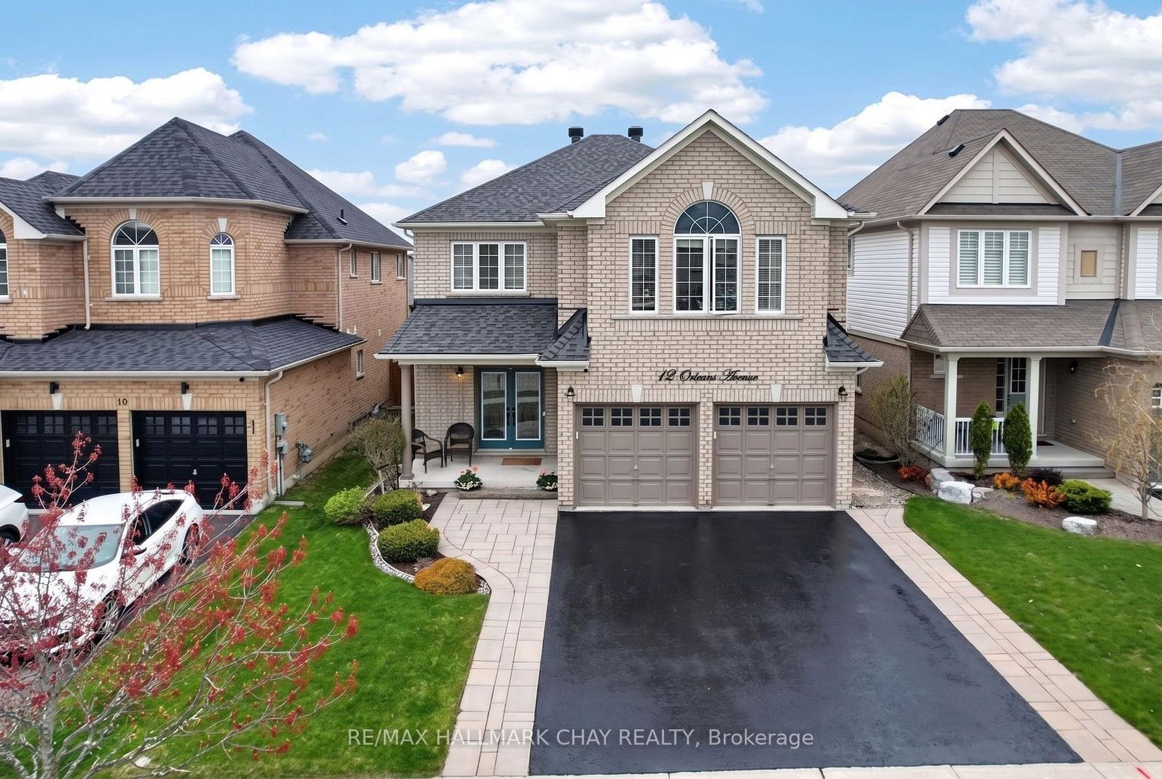 12 Orleans Avenue, Shore, Barrie photo number 2