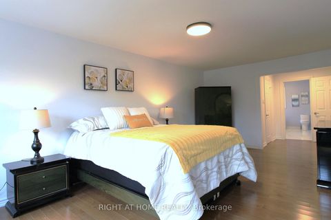 Photo 24 at 4 Kirkland Court, Westbrook, Richmond Hill