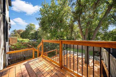 Photo 36 at 15 Belsize Drive, Mount Pleasant West, Toronto