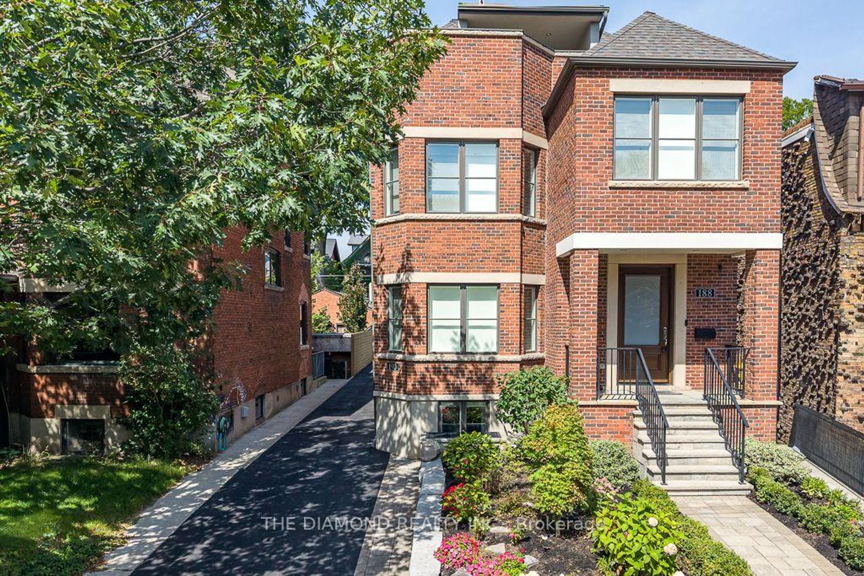 188-190 Westminster Avenue, Swansea, Toronto photo number 2