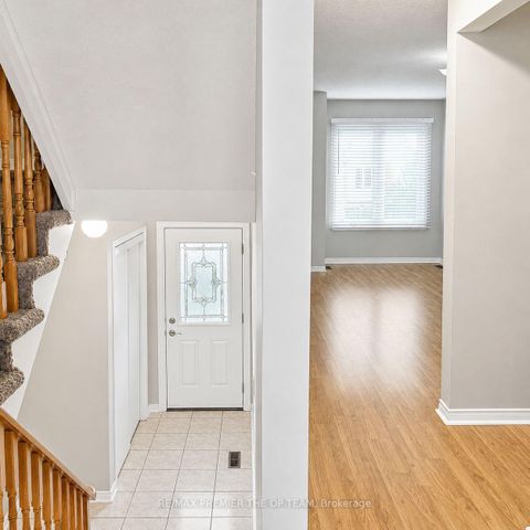 Photo 3 at 94 Kelso Crescent, Maple, Vaughan