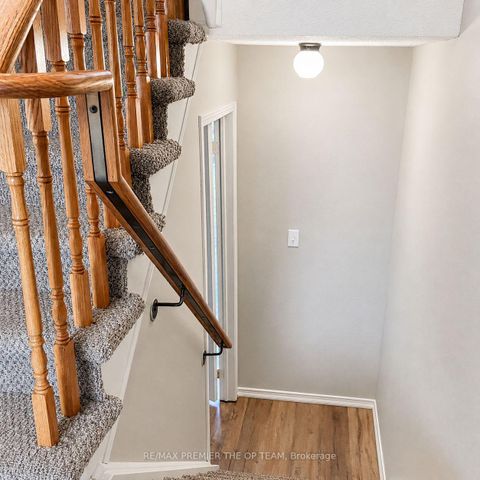 Photo 12 at 94 Kelso Crescent, Maple, Vaughan