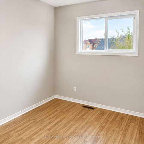 Photo 14 at 94 Kelso Crescent, Maple, Vaughan
