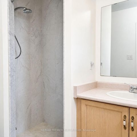 Photo 15 at 94 Kelso Crescent, Maple, Vaughan