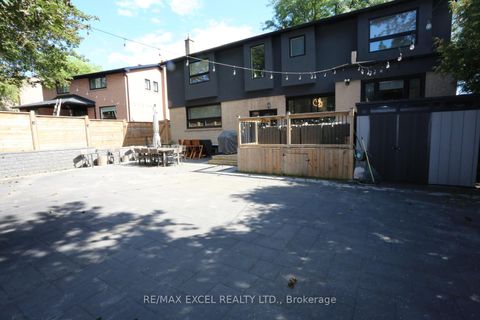 Photo 11 at 16 Aldenham Crescent, Donalda, Toronto