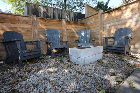 Photo 13 at 16 Aldenham Crescent, Donalda, Toronto