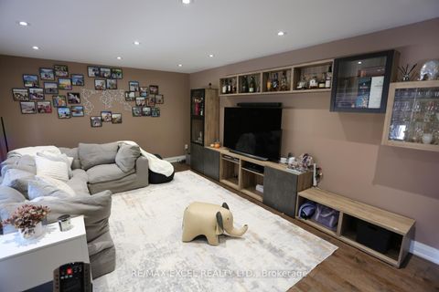 Photo 20 at 16 Aldenham Crescent, Donalda, Toronto
