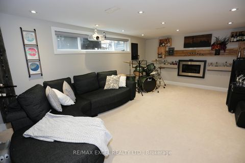 Photo 22 at 16 Aldenham Crescent, Donalda, Toronto