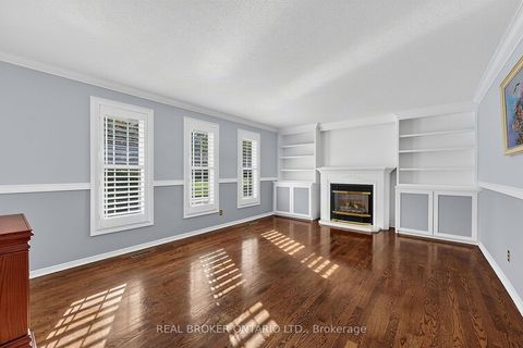 Photo 5 at 222 Park Avenue, Holland Landing, East Gwillimbury
